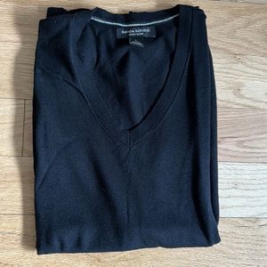 Banana republic men’s v-neck sweater